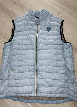 Женская жилетка