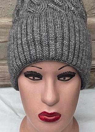 Новая красивая шапка на флисе, серая