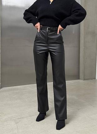Брюки из экокожи