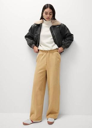 Бежеві теплі брюки спортивні штани палаццо широкі джогери m&s