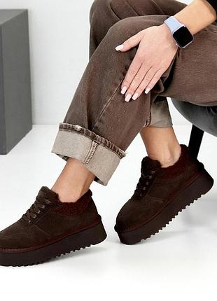 Практичные замшевые женские коричневые кроссовки зимние теплые на меху натуральная замша зима