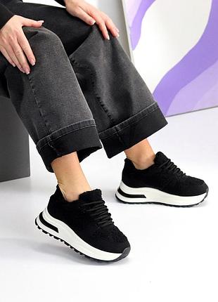 Практичные черные женские кроссовки зимние теплые на меху эко-замша зима