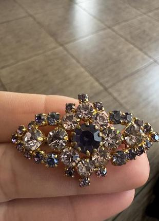 Вінтажна брошка зі стразами