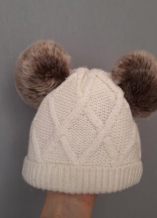 Милая теплая шапочка с помпонами 1-6 месяца