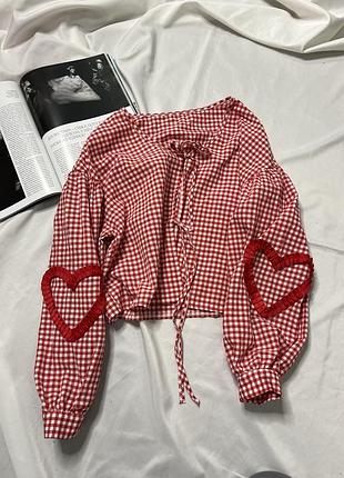 Блуза з сердечками