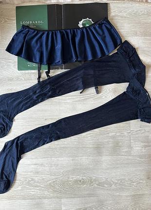 Темно синие чулки и пояс