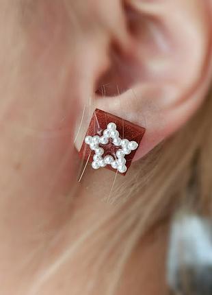 Серьги-гвоздки ручной работы из эпоксидной смолы