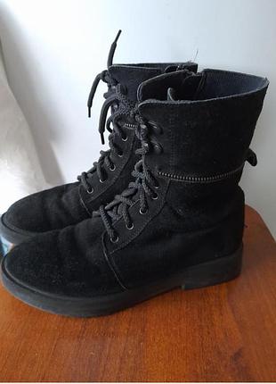 Замшеві черевики