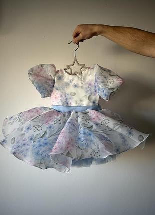 Неймовірна і повітряна сукня виробництва mini queenie