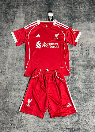 Дитяча футбольна форма ліверпуль адідас 25/26 домашня футбольна форма liverpool adidas home для дітей футболка шорти салах собослай