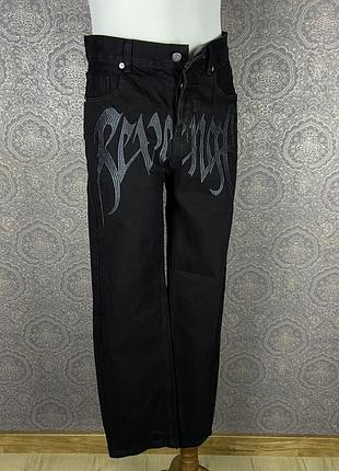 Revenge — прямі джинси