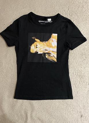 Кроп топ футболка скімс трикотажна  під горло чорна y2k вінтаж принт аніме  ariana grande h&m