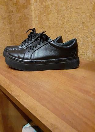 Кроссовки кеды