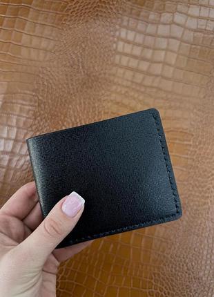 Мужской кошелек-бифолд ручной работы из натуральной кожи черный