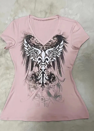 Рожевая футболка с принтом крыльев и орнаментом, размер s