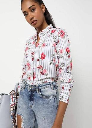 Женская полухлопковая рубашка в полоску и цветы маки