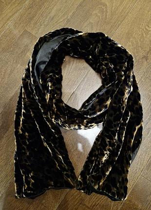 Бархатный шарф в хищный принт, вискоза/шелк