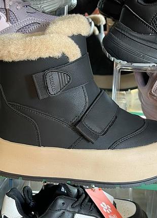 Зимові черевики на дівчинку