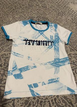 Футболка з написом