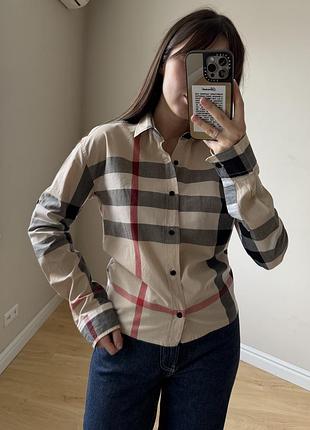 Картата сорочка у стилі burberry, є вишите лого та написи на ґудзиках, але не ориг, красивий приталений крій