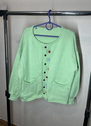 Кардиган яскравого зеленого кольору з кольоровими ґудзиками м-л