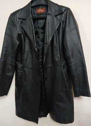 Плащ,пальто женское, кожаное без утеплителя.