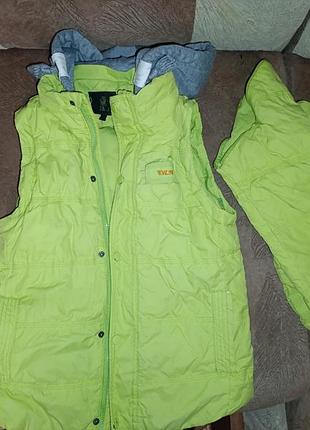 Куртка -жилетка