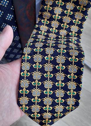 Галстук в идеальном состоянии