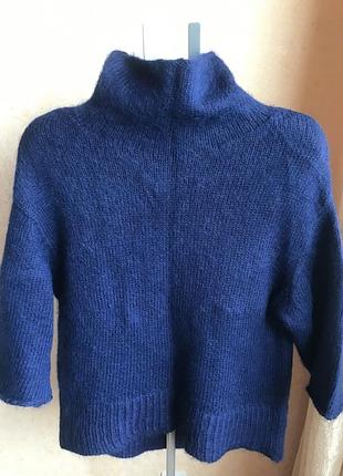 Брендовий светр із прекрасним складом