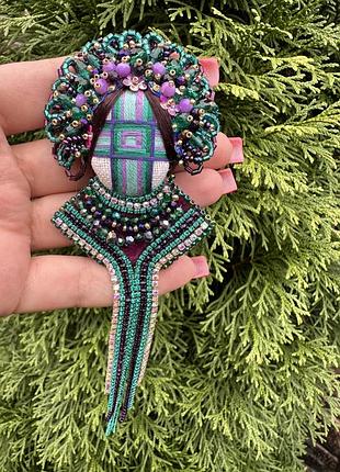 Брошка берегиня мотанка