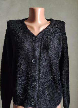 Мягенький, плюшевий светр на гудзики