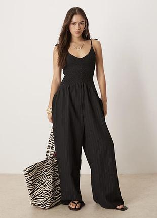 Asos черный комбинезон брючный пляжный жатый текстурированный летний стрейч  плиссе жатка