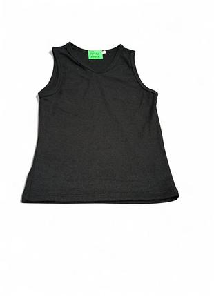 Классический черная майка на бретелях – must-have для твоего гардероба!