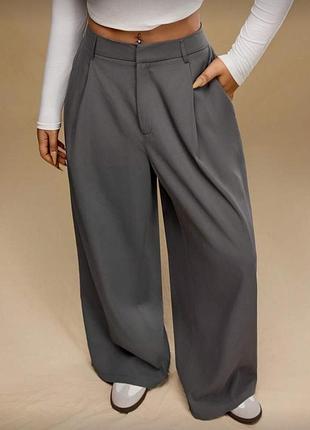 Серые легкие широкие брюки