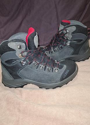 Трекінгові черевики (гірські/туристичні) - унісекс в відмінному стані 
​