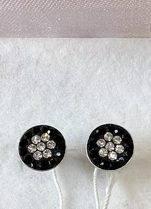Срібні сережки монетки з квіткою з кристалів swarovski білого та чорного кольору