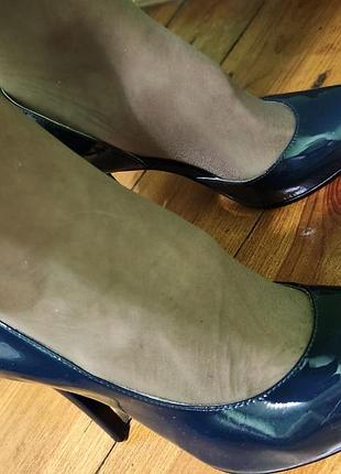 Лаковые синие лодочки 38 разм. известного бренд. стан новый