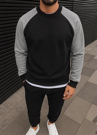 Зимовий спортивний костюм