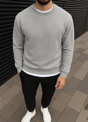 Зимовий спортивний костюм