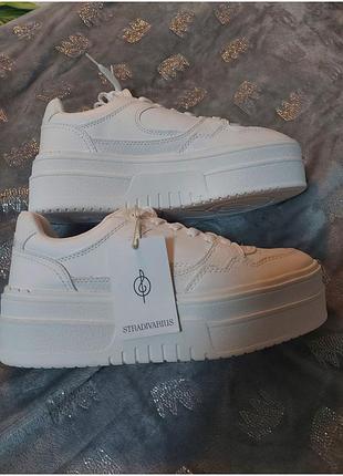 Женские кроссовки stradivarius, 38 р., 25 см