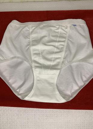 Трусики білі,коректуючі