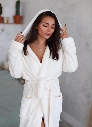 Однотонные махровые халаты с капюшоном длинные и короткие