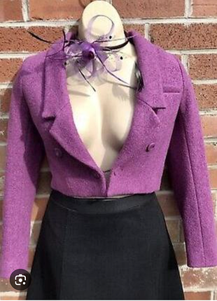 Теплый укороченный жакет букле