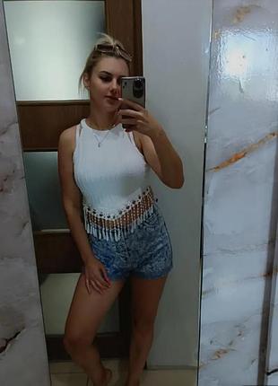 Жіночий топ з бахромою та мереживом