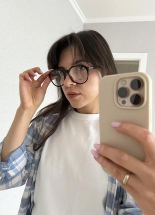 Нова оправа для окулярів