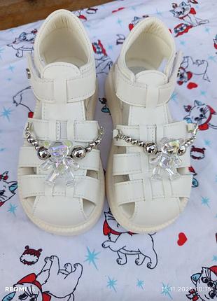 Сандалі босаніжки