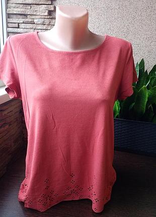 Футболка з вибитим візерунком