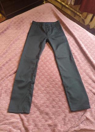 Брючные брюки на мальчика