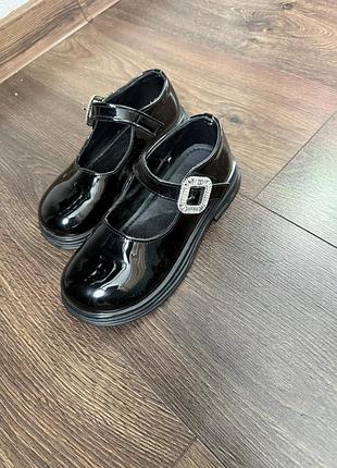 Туфлі для дівчинки 33 розмір