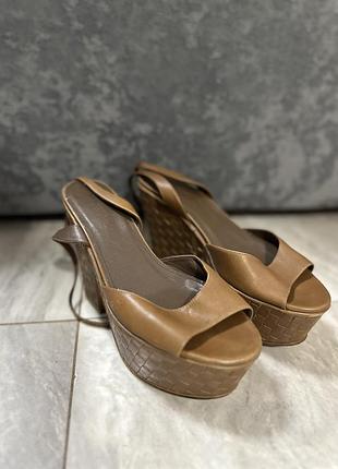 Босоніжки коричневі bottega veneta